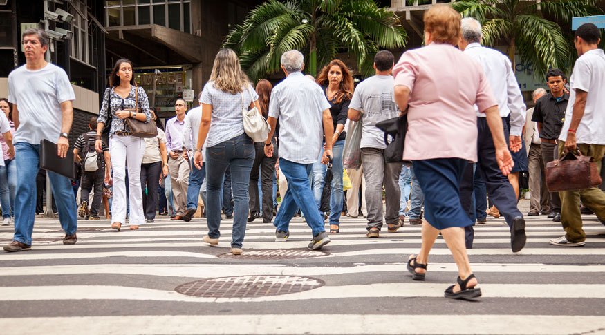 Desemprego fica em 11,6% e subutilização tem queda no tri encerrado em outubro